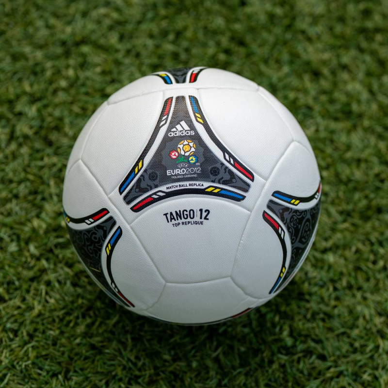 Мяч для футбола Adidas Tango 12 OMB (Мяч Euro - 2012 в Украине)